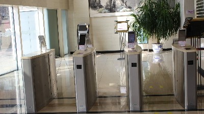 新建工廠人臉訪客機的優(yōu)勢在哪里？