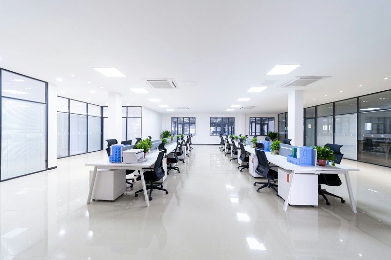 四川零零柒弱電工程公司帶你認(rèn)識(shí)，工廠辦公室場(chǎng)景下需要配備哪些安防設(shè)備？